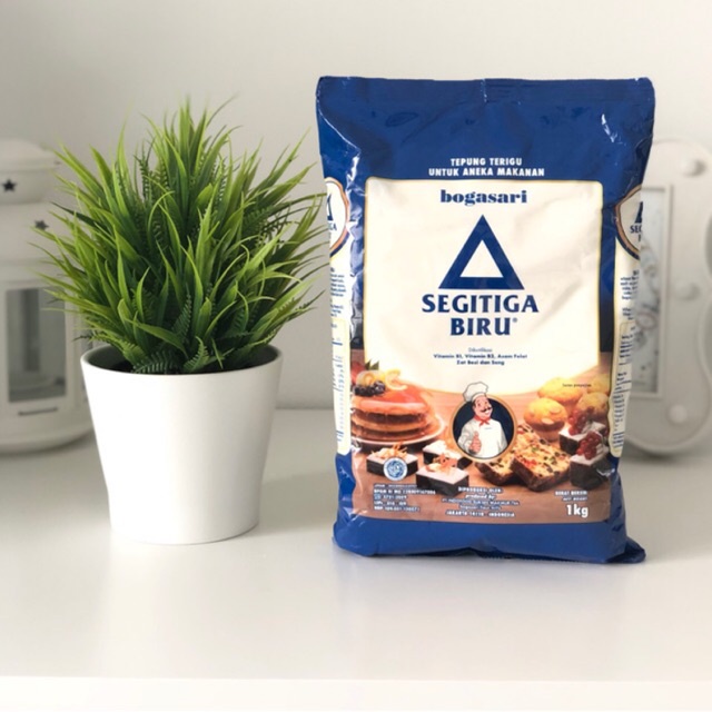 

Tepung Terigu Segitiga Biru Premium 1Kg (Tepung Terigu Protein Sedang)
