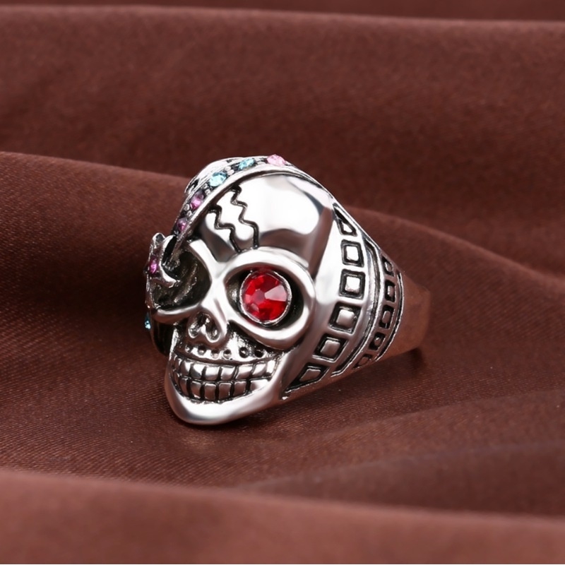 Perhiasan Cincin Retro Punk Desain Tengkorak Mata Merah Bahan Baja Untuk Wanita