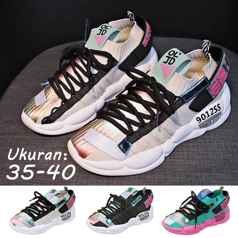  Sepatu  Sneakers Wanita  Model Flat Warna Putih untuk Lari  