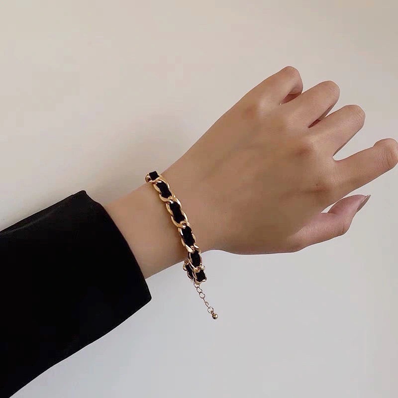 Gelang Tangan Rantai Model Ikat Pinggang Warna Emas / Hitam Untuk Wanita