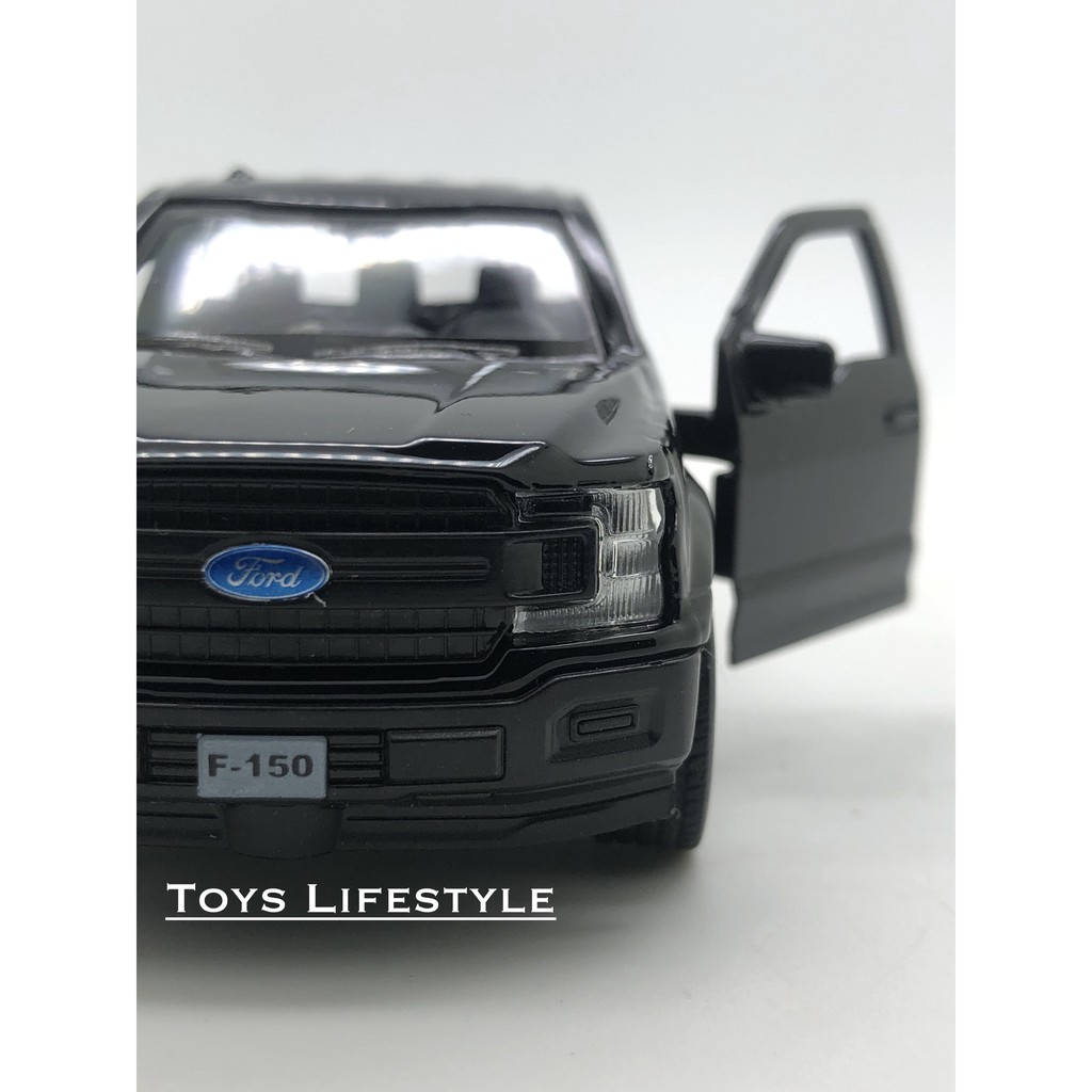 RMZ City Diecast – Ford F150 218 Skala 1:32 (Hitam)