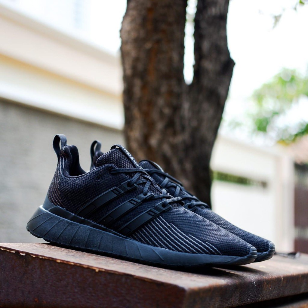 adidas questar flow triple black