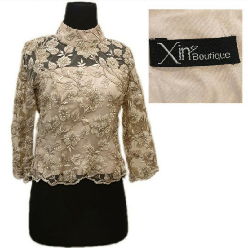 XIN BOUTIQUE BAJU ATASAN PESTA MOTIF CREAM COKLAT MUDA MANIK MANIK
