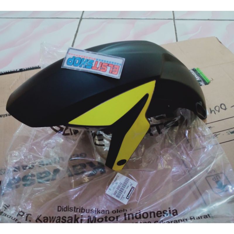 FENDER-ASSY FRONT SPAKBOR DEPAN PULSAR 200NS