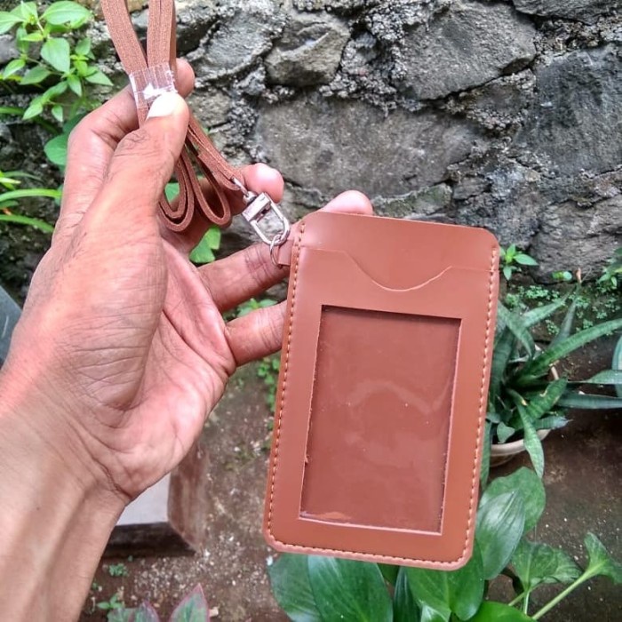 

Jualan Id Card Kulit Kalep Holder Name Tag Non Magnet Plus Tali Bergaransi