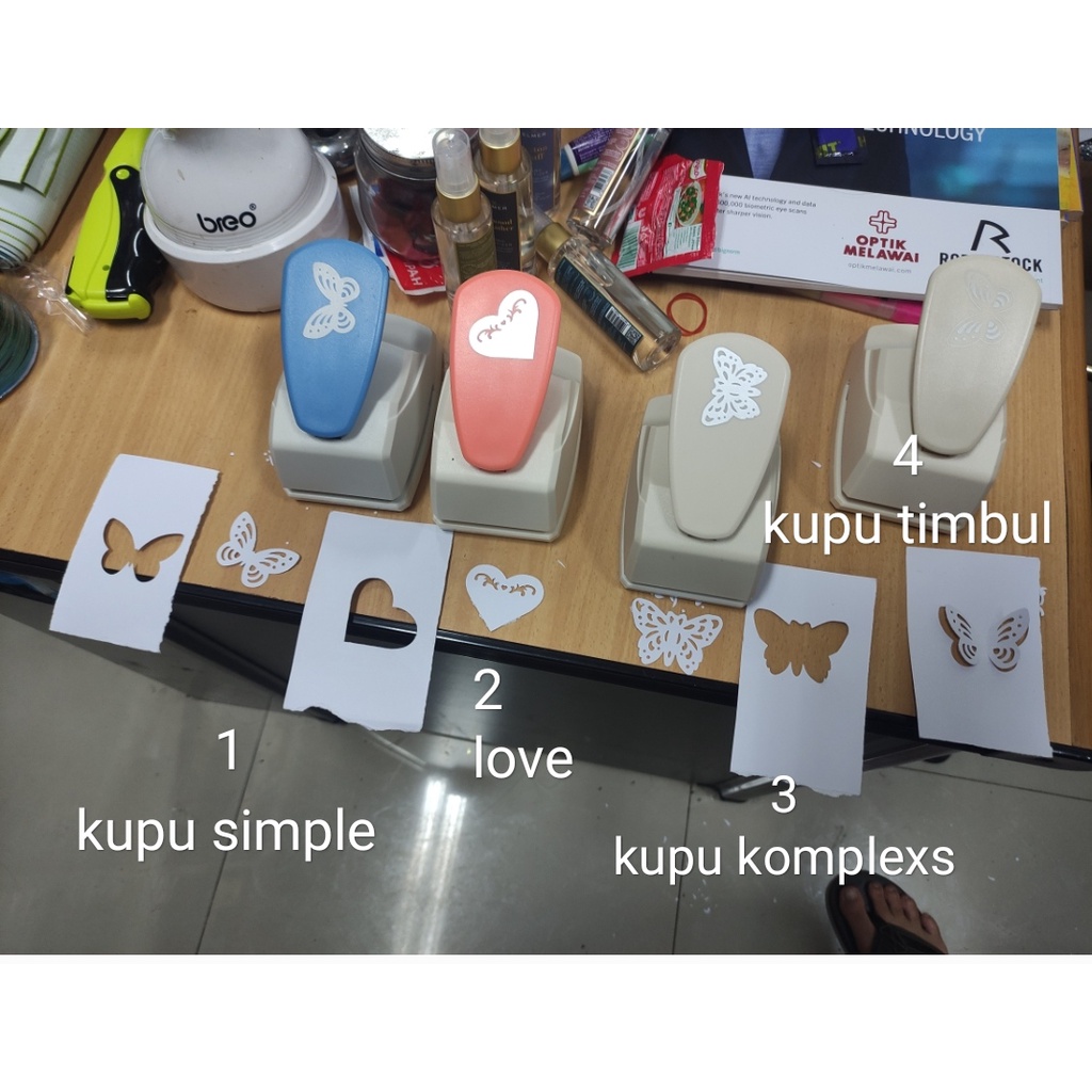 

PEMBOLONG 3 DIMENSI KUPU 2 ATAU HATI SATUAN 2 INCH