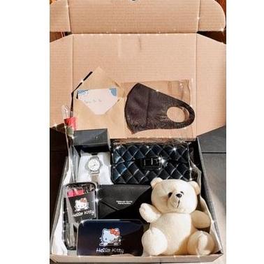 

[PRODUK KWTNT] Kado ulang tahun cewek / anniv / wisuda / hadiah / ultah / kado cewek / hampers / gift box YTP