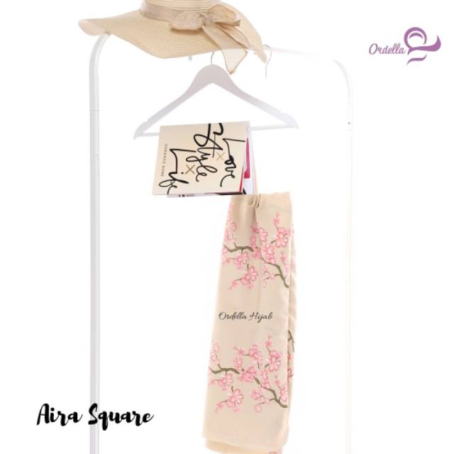 Hijab Segiempat Jumbo Motif Aira 150cm