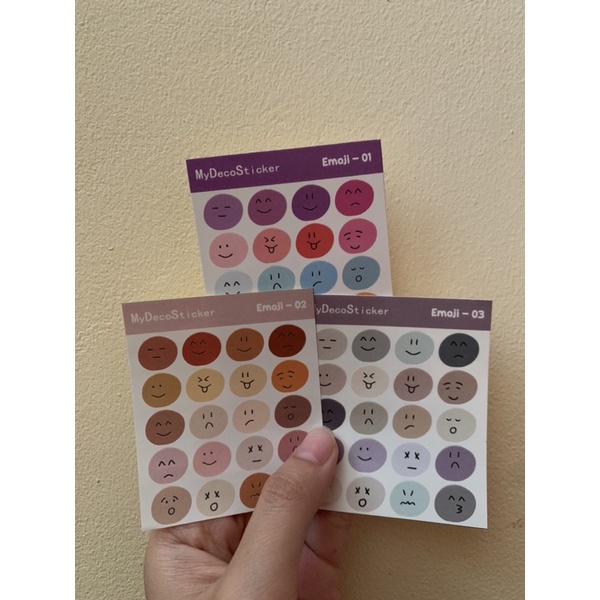 

Stiker emoji