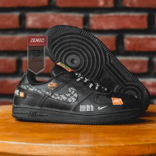 SEPATU NIKE WANITA NIKE AIR FORCE ONE LOW MOTIF PUTIH SEPATU NIKE WANITA NIKE AIR FORCE ONE LOW MOTIF PUTIH