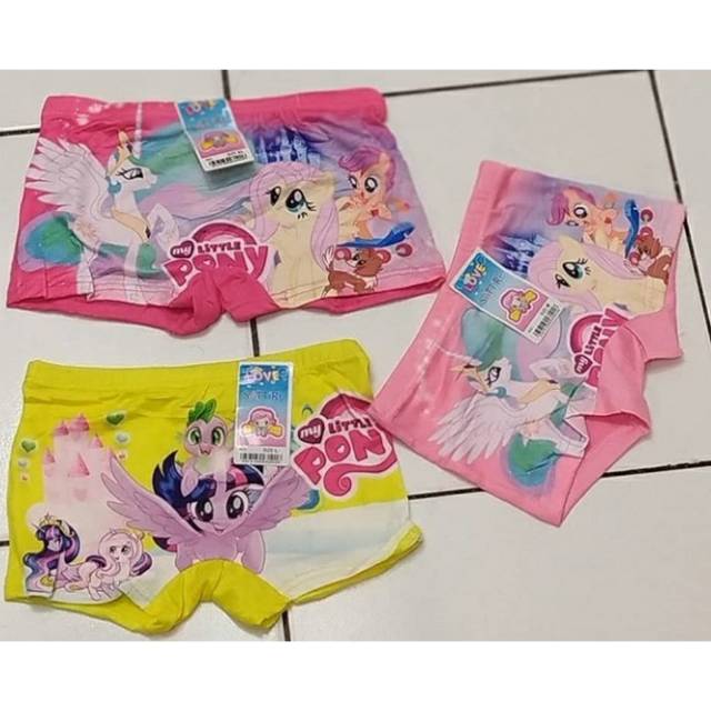 Cd boxer anak cewek 3 pcs M dan xl ready