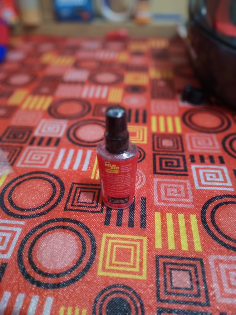 Parfum Helm  Helmet Disinfectant Pengharum Anti Jamur Kuman Bakteri - Kuning