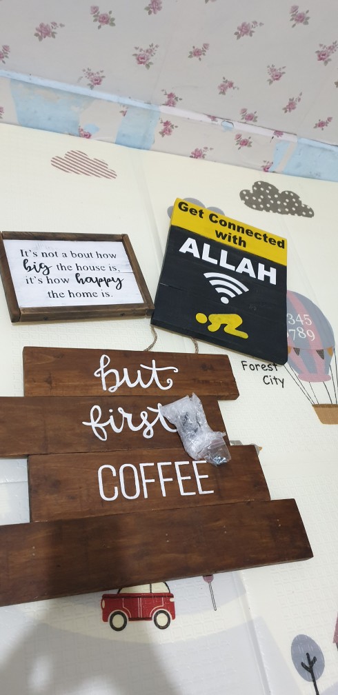 Gantungan/butfirstcoffeezigzag