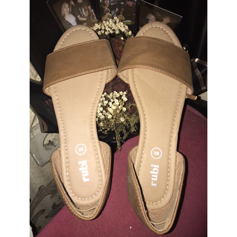 sandal Rubi