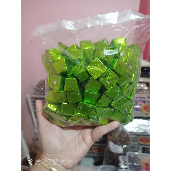 

Promo Coklat piramid Silverqueen Mix 500gr isi 65pcs