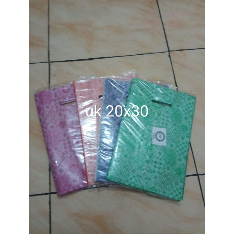 

HD oval batik uk 20x30(1 pack isi 100 pcs) Plastik baju tas plastik goodie bag