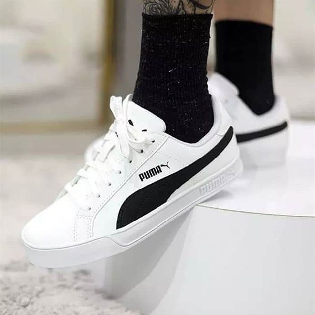 puma smash v2 white black