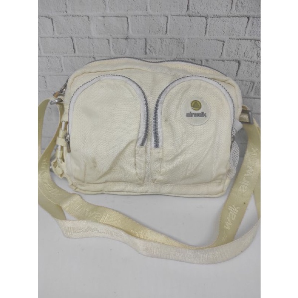TAS SLING TAS SELEMPANG TAS AIRWALK PRELOVED