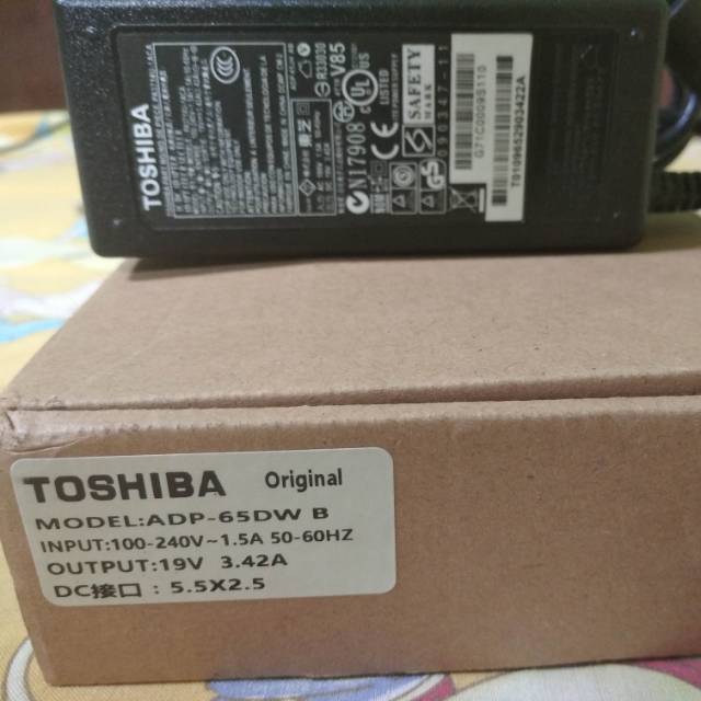 Charger laptop toshiba