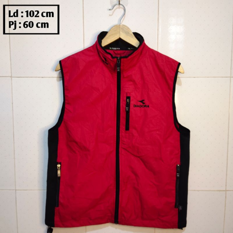 DIADORA preloved branded rompi pria wanita cewek cowok thrift pl bekas second outdoor gunung
