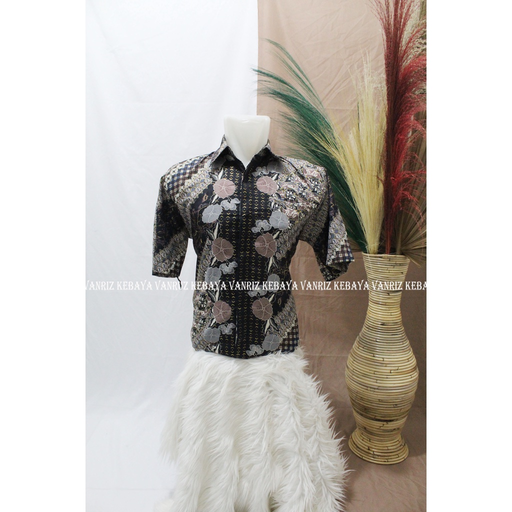 KEMEJA BATIK LENGAN PENDEK-KEMEJA BATIK PENDEK PRIA-BATIK PENDEK PRIA TERBARU