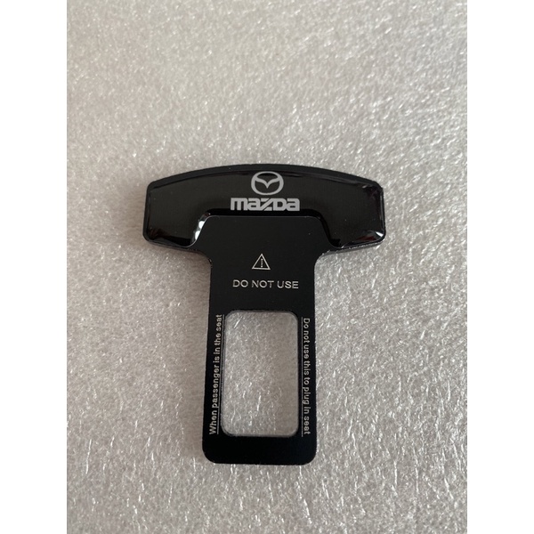 Colokan Seat Belt Mobil Alarm Buzzer Stopper Warna HITAM logo MAZDA