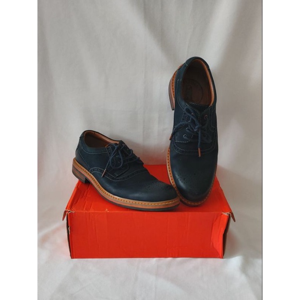 PRELOVED Clarks Leather Wingtip Blue ( Size 43 ) Sepatu Original Branded