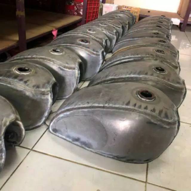 Tangki custom japstyle triumph tebal -  tengki japstyle - tangki triumph dekok