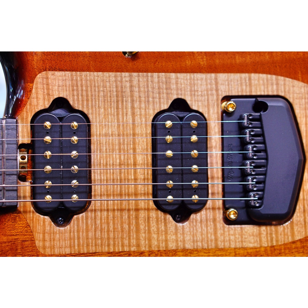 Ernie Ball Music Man John Petrucci Majesty 20th Anniversary - Honey Butter Burst m015180