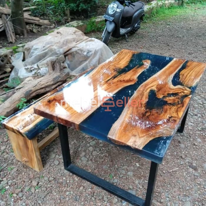 set meja makan resin 1 bangku