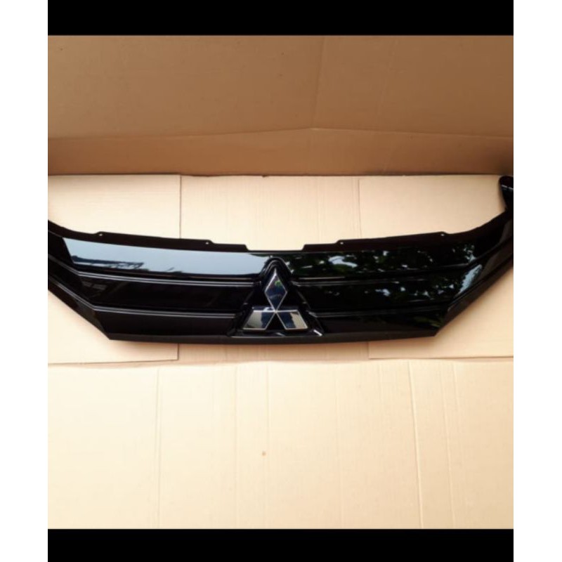 grill depan Mitsubishi xpander original full black