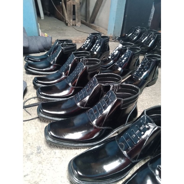 sepatu pdh  pria kulit lak asli original polri satpam security dinas tni model terbaru murah berkualitas casual keren tready kekinian