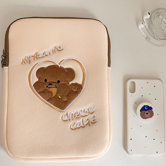 Sleeve Pouch Sarung Tas Bag Case Ipad Tab Tablet Macbook Air Pro Laptop Asus Acer Lenovo HP Huawei 11 12 13 14 15 inch Motif Gambar Bear Beruang Warna Cream Lucu Cute Murah Korean Model