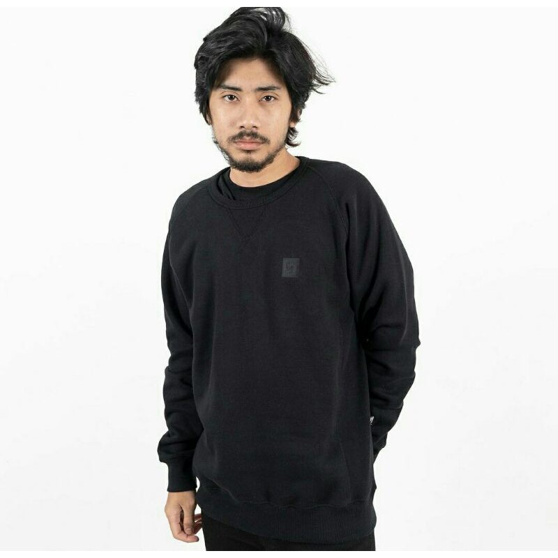 MATERNAL DISASTER CREWNECK BOX BLACK