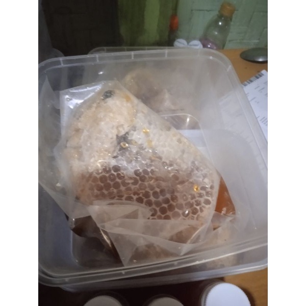 

Madu Sarang lebah liar jenis Apis Dorsata/Odeng 1000 grm
