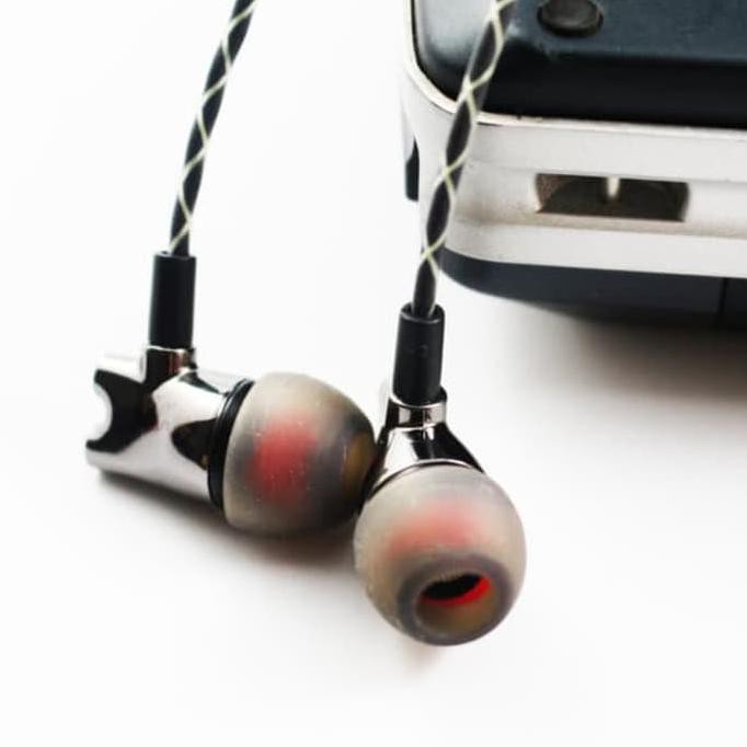 PRODUK BARU SWING - IE800 - DEEP BASS- CERAMIC BODY - IEM WITH MIC - HITAM , L4....