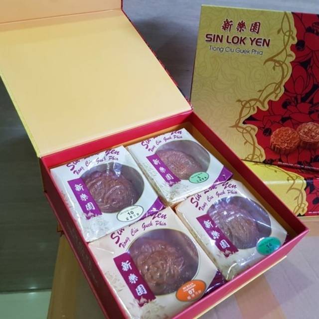 

MOON CAKE SIN LOK YEN VEGETARIAN