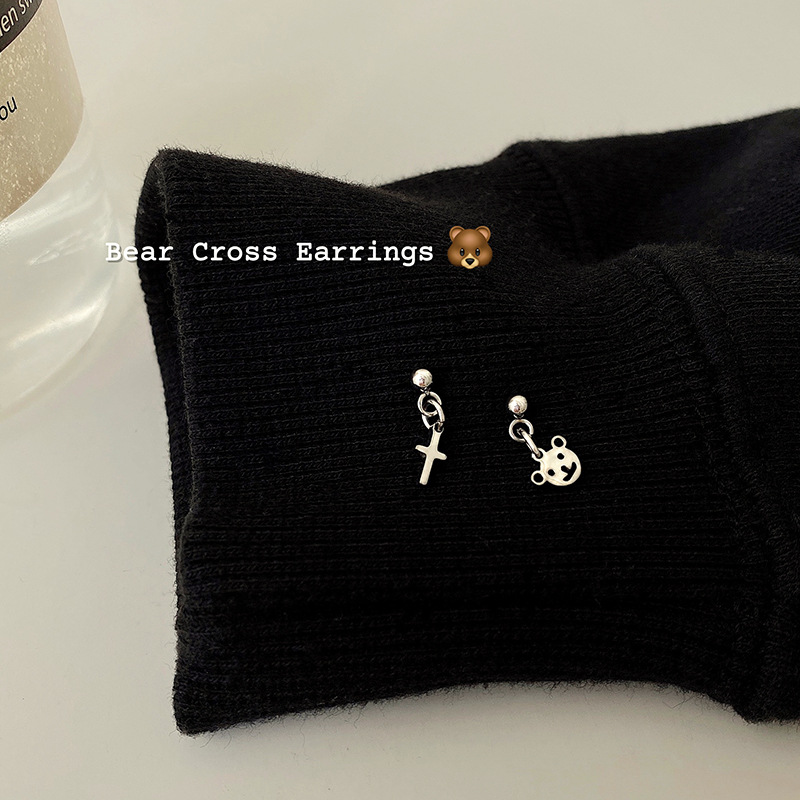 Anting Tusuk Motif Beruang Simple Untuk Wanita