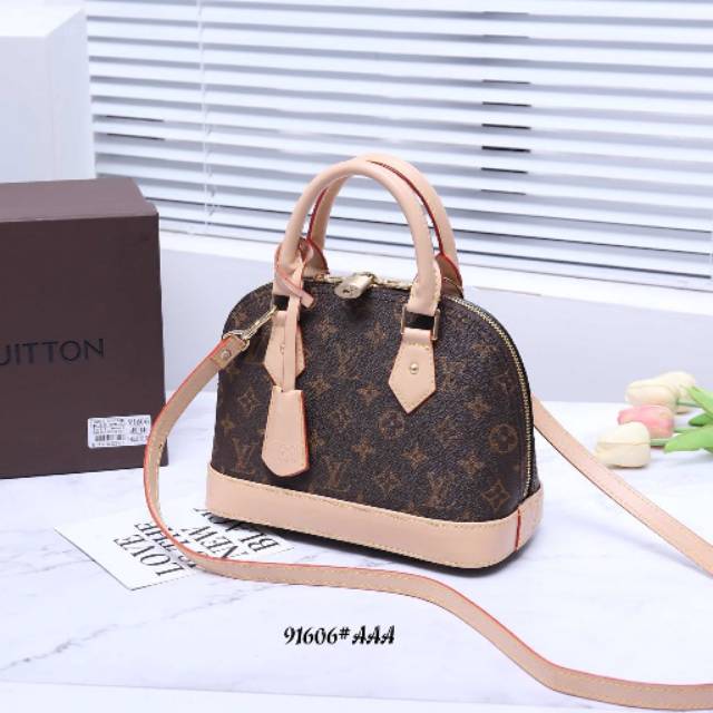New Ready Stok Louis Vuitton Bag
ALMA CLASSIC LV Bag with BOX
Seri 91606# AAA