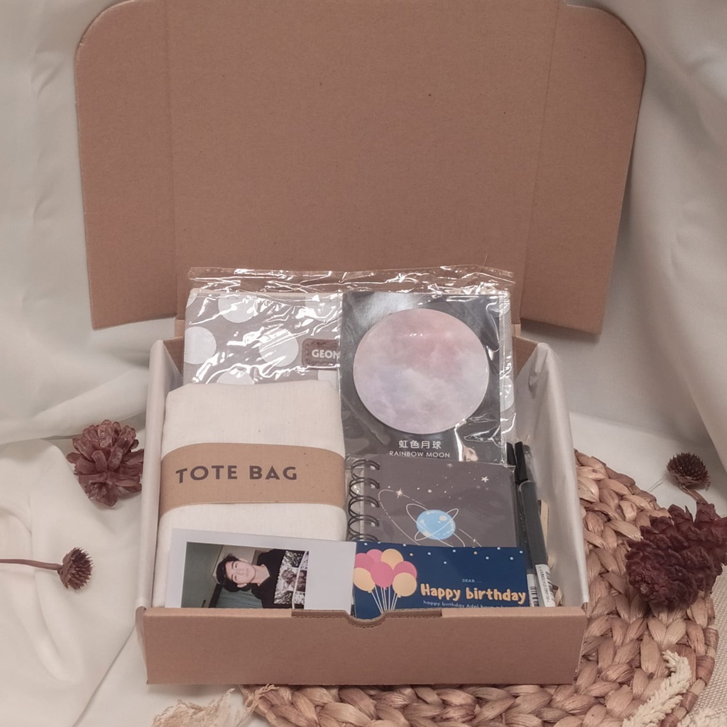 

STATIONERY MURAH, HAMPERS GIFT BOX, HAMPERS STATIONERY, HAMPERS ALAT TULIS, KADO ULANG TAHUN, GIFT.