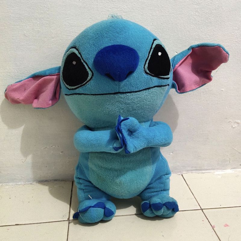 Boneka Stitch besar
