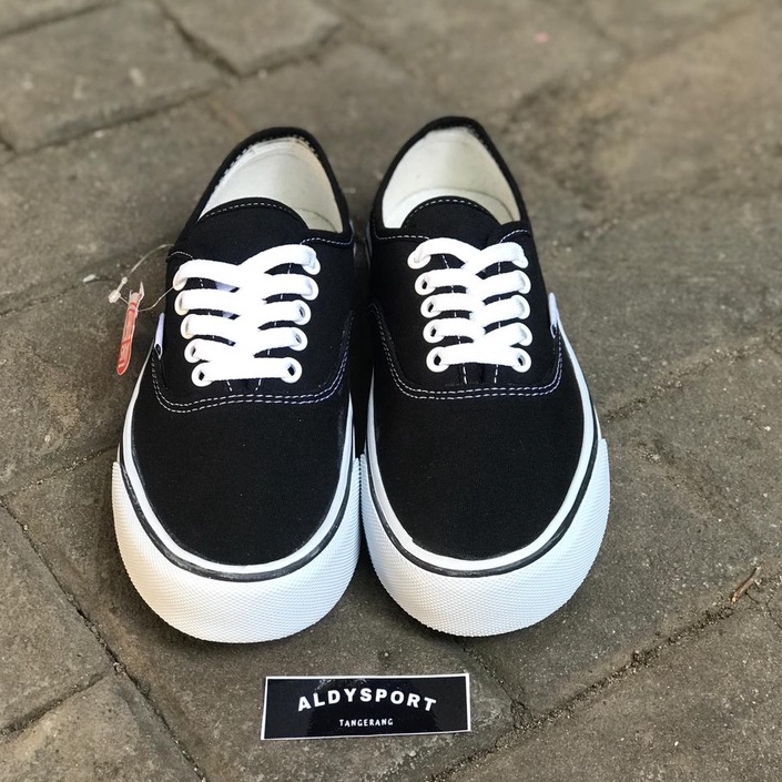 SEPATU VANS AUTHENTIC BLACK WHITE PREMIUM. SEPATU SNEAKERS PRIA