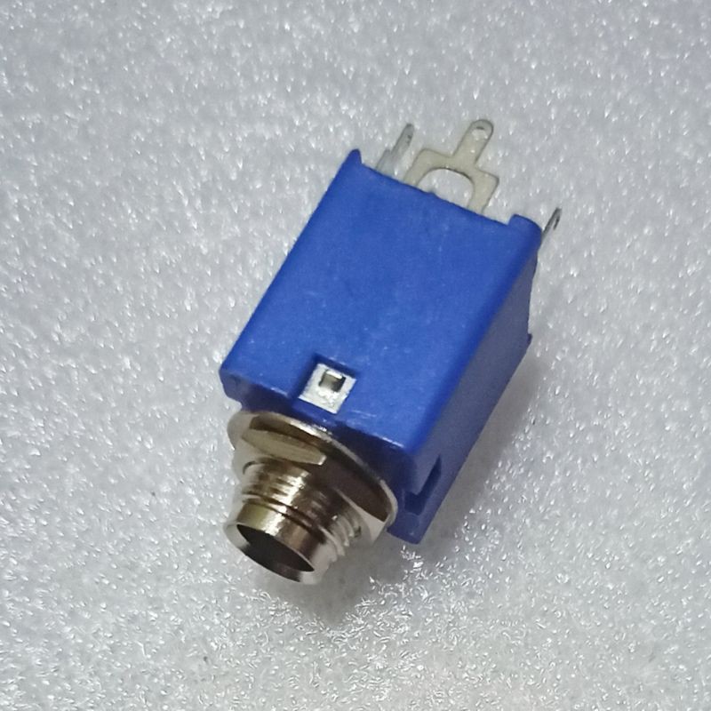 Soket Mic Stereo Biru