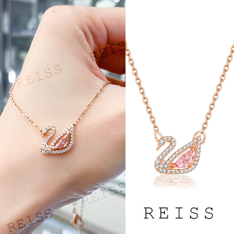 Kalung Rantai Liontin Angsa Aksen Berlian Imitasi Warna Pink Bahan Titanium Gaya Korea Untuk Wanita