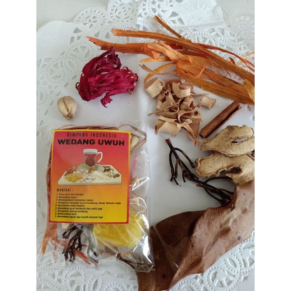 

wedang uwuh komplit gula batu,kapulaga,kayu manis,jahe,cengkeh
