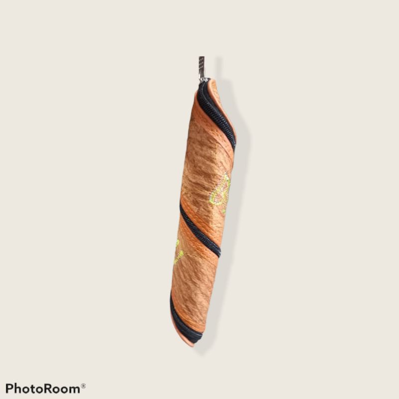 

tempat pensil bulat kulit kayu lantung