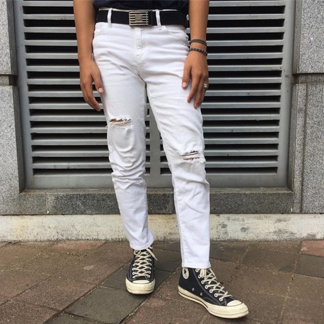 uniqlo distressed jeans