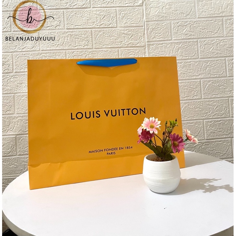 Paperbag LV (READY STOCK JKT )  Shopping Bag Branded Louis Vuitton Pembungkus Hadiah Kekinian  (Ready Stock Jakarta )