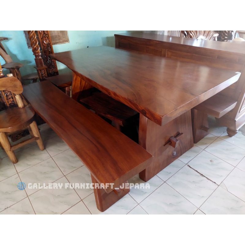 Meja Makan Kayu Trembesi Solid plus 4 kursi - 180x90