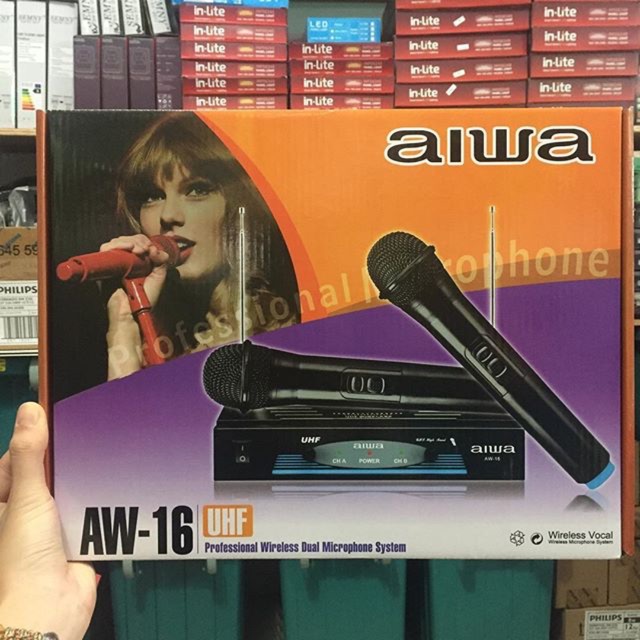 Aiwa wireless AW-16 UHF microphone